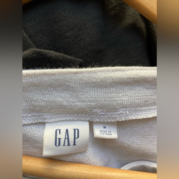 The Gap Soft Spun shirt. Excellent condition. Size M - Picture 4 of 4